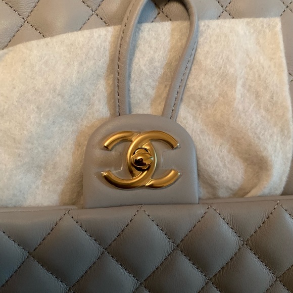 Chanel Quilted backpack - Picture 4 of 12
